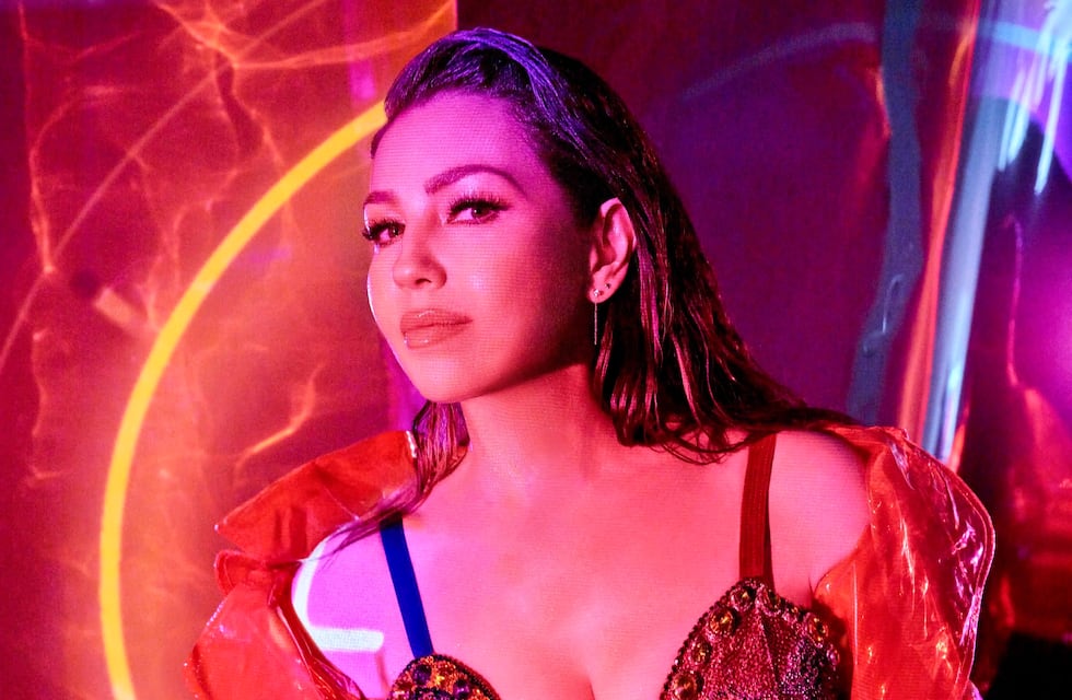 Thalia posó con una malla cavada y con aberturas y estalló Instagram