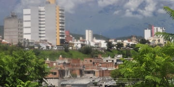La concejala Liliana Giménez (LyDER) sostiene que en San Salvador de Jujuy se debería poder construir más edificios de altura para dar respuesta al déficit habitacional.