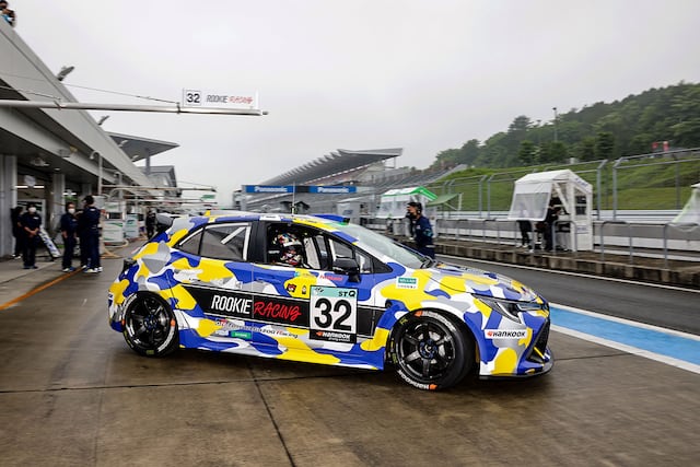 El vistoso Toyota H2 Concept se lució en el autódromo de Fuji.