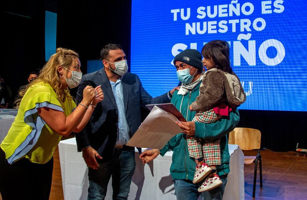 Ushuaia: Se entregaron créditos para la construcción de 550 viviendas