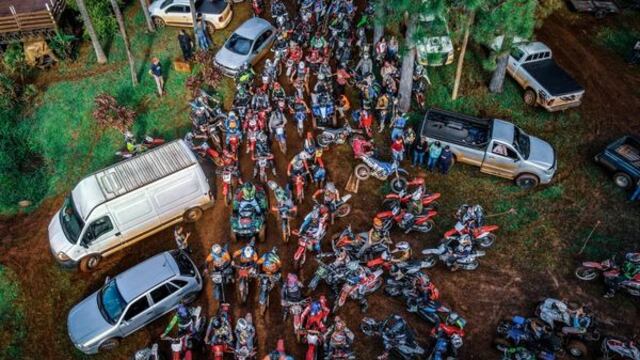 Más de 200 concurrentes participaron de la Travesía del Paraná en Eldorado.