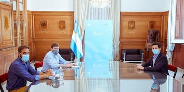 El Gobernador Gustavo Melella se reunión con el Ministro del Interior para tratar la situación de la provincia.