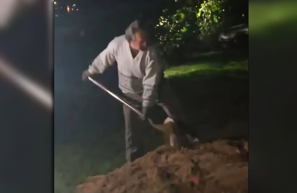 Enterró a su suegra en el patio de su casa y la Justicia investiga un hecho inédito