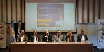 Salto Grande realizó la primera jornada binacional de Seguridad y Salud en el trabajo