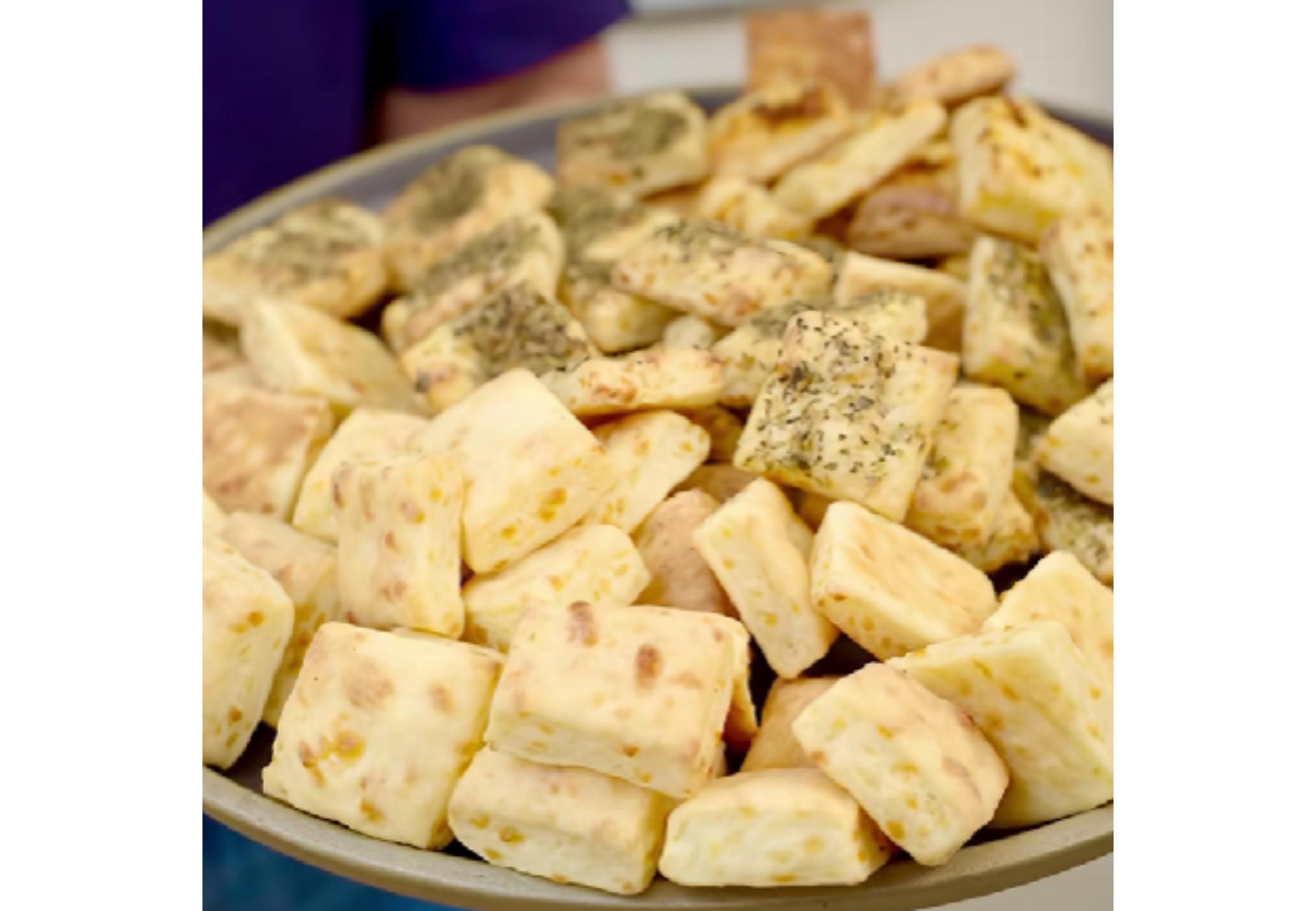 Con solo 3 ingredientes se consiguen unos bizcochitos tipo panadería.