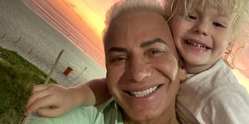 Flavio Mendoza junto a su hijo, Dionisio