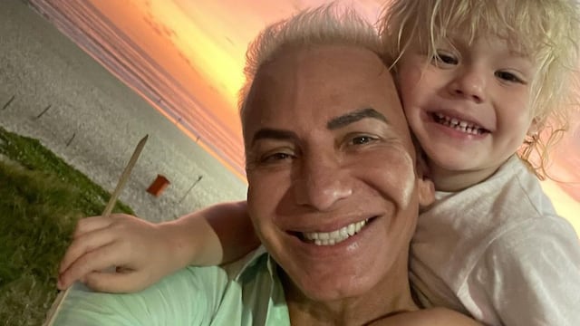 Flavio Mendoza junto a su hijo, Dionisio