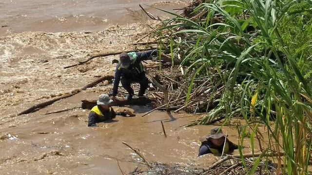 Búsqueda de las personas que se accidentaron en el Río Bermejo