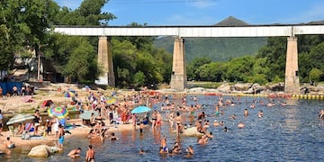 La mujer fue estafada a través de redes sociales.