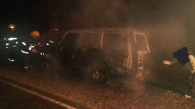 Incendio de Automóvil en Ruta Provincial 3 (La Francia)