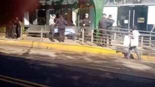 Un hombre falleció en la parada de colectivos del microcentro de Posadas.