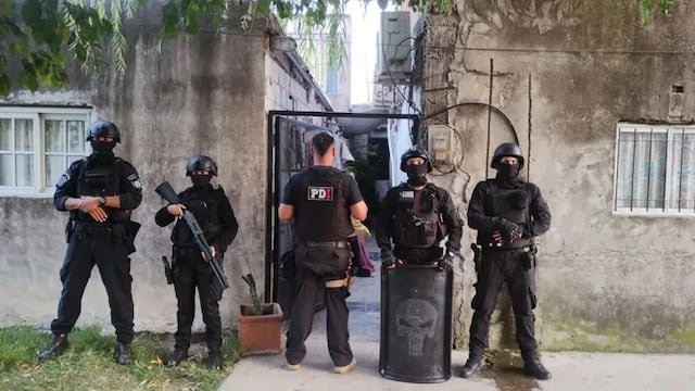 17 allanamientos en Rosario dejaron como saldo 4 detenidos y secuestro de armas y celulares