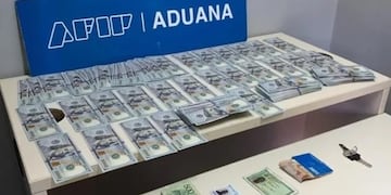 Puerto Iguazú: intentaba cruzar la frontera con dólares adosados a su cuerpo y fue detenido.