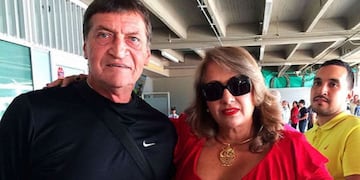 Julio César Falcioni junto a su esposa, Ada Adela Palka.
