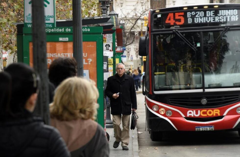 Intendente de Córdoba analiza suspender el transporte urbano de pasajeros por la falta de subsidios