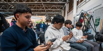 El lema es: "Defiendo lo mío. Los libros como resistencia"