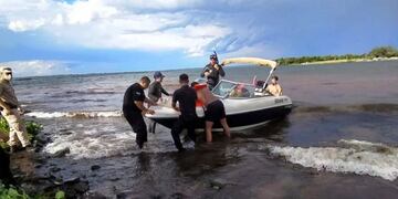 Dos hombres fueron rescatados de las aguas del río Paraná