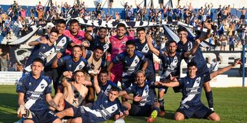 Ben Hur goleó 7 a 0 y clasificó