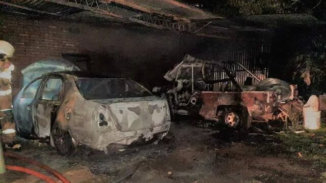 Se incendió una vivienda en Puerto Rico y dos vehículos se calcinaron.