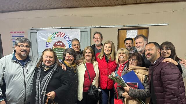 Rosario Romero con vecinalistas de Paraná.