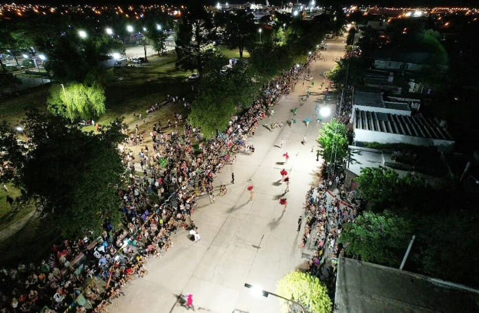 Luego de una gran primera noche de carnaval el domingo 11, la segunda se reprogramó para el martes 13 en Arroyito