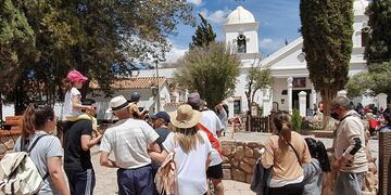 Un creciente flujo de turistas ha llevado los niveles de ocupación hotelera en la Quebrada de Humahuaca (Jujuy) a niveles que superan récords históricos.