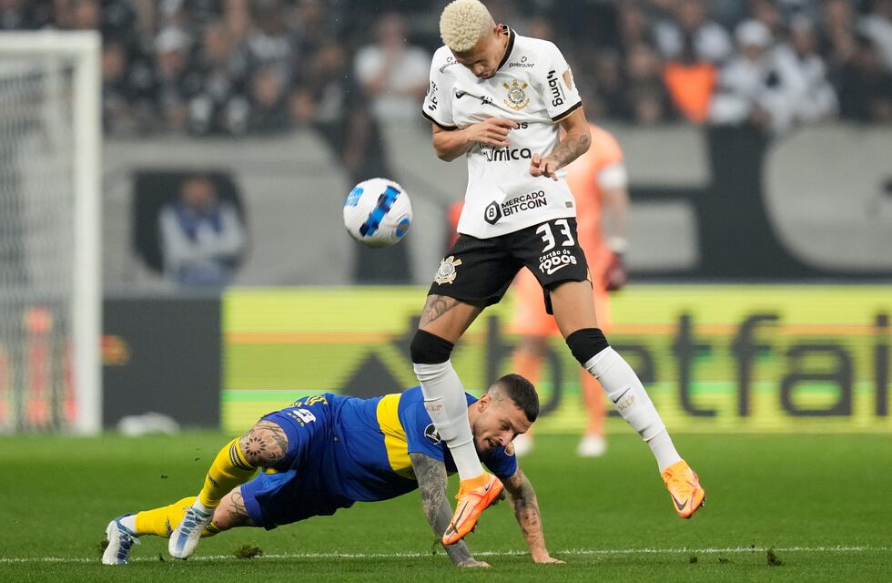 Por actos racistas, detuvieron a tres hinchas de Boca en Brasil luego del partido con Corinthians