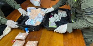 Partió desde Puerto Iguazú con éxtasis y cocaína y fue detenida.