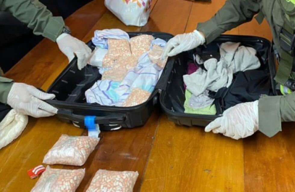 Partió desde Puerto Iguazú con éxtasis y cocaína y fue detenida