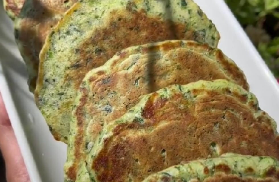Cómo hacer panqueques de espinaca rellenos con queso: la receta definitiva para que queden súper esponjosos