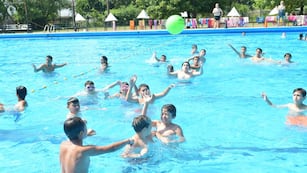 Los complejos públicos también tienen colonias infantiles y para adolescentes.