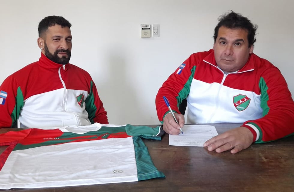 Juan Verón firmó y será el técnico de Juventud