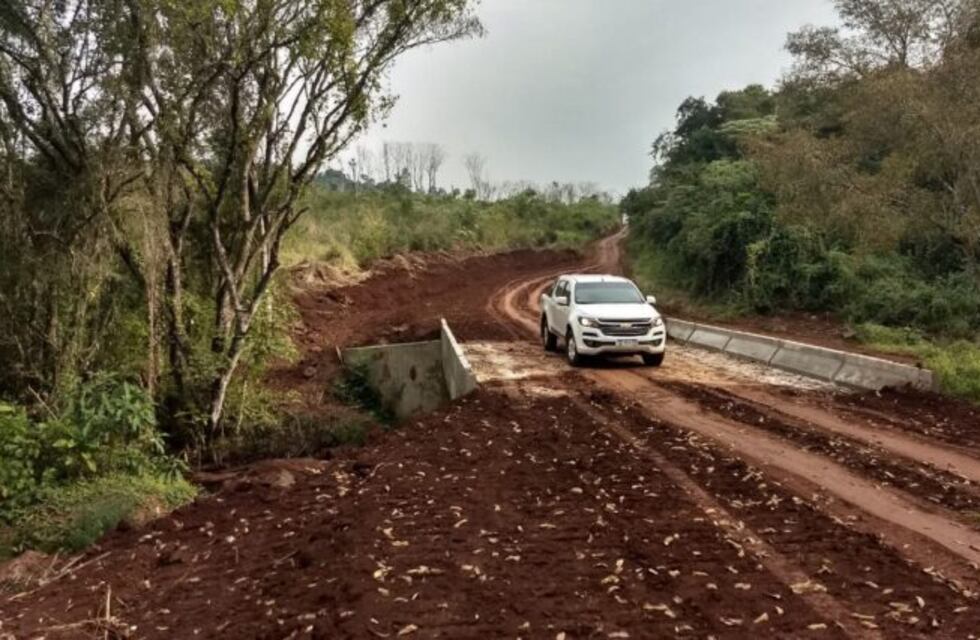 Colonia Delicia: quedó habilitado un nuevo puente sobre el arroyo Yacutinga