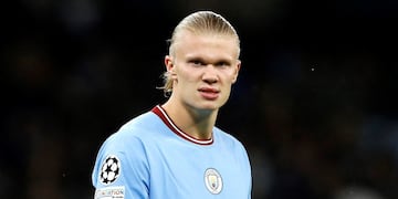 Erling Haaland fue denunciado tras golpear a la mascota del Manchester City y causarle una “conmoción cerebral”.
