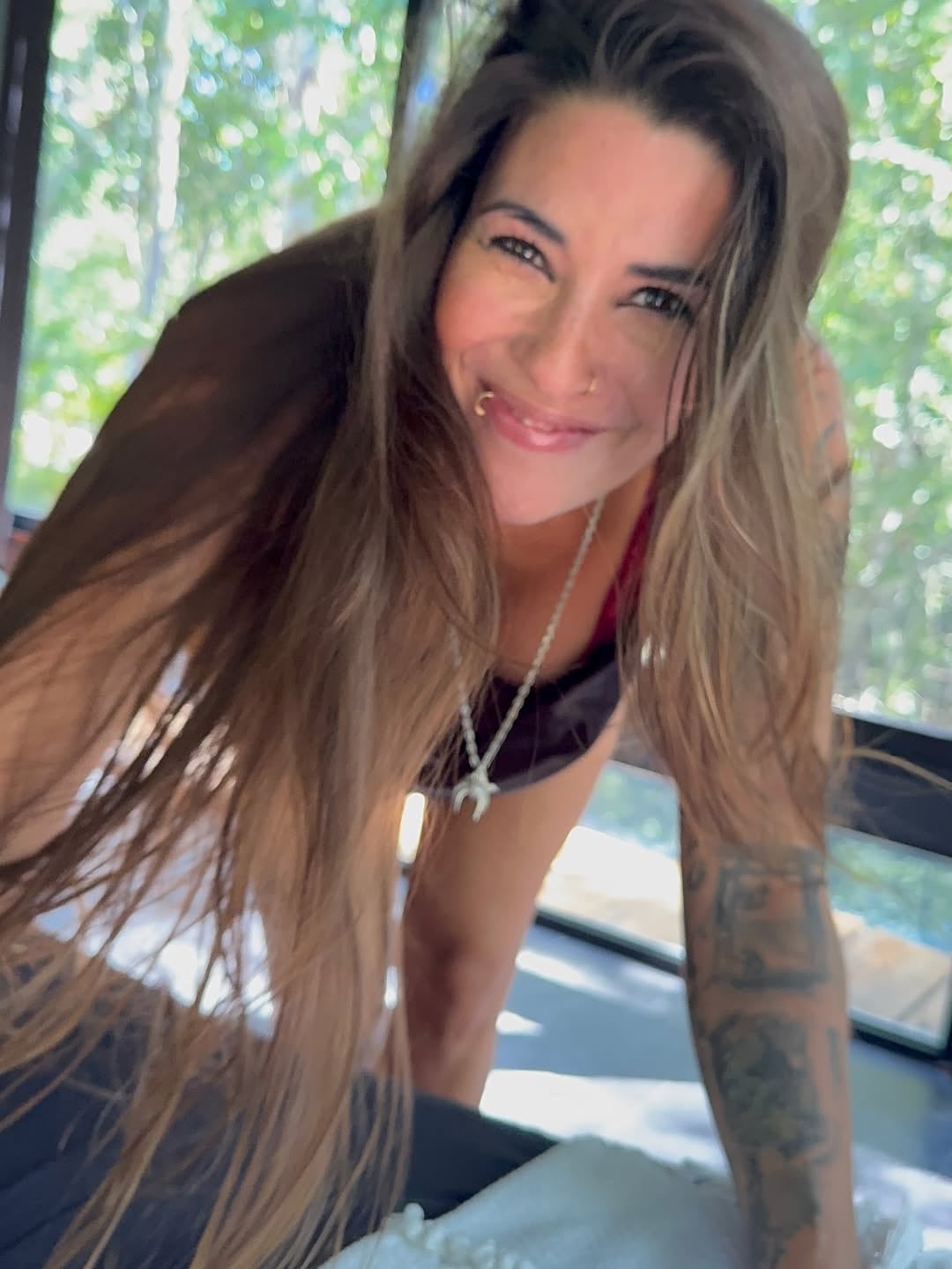 Encaje y minishort de raso: Ivana Nadal lució un conjunto de ropa interior trendy y dio cátedra de estilo