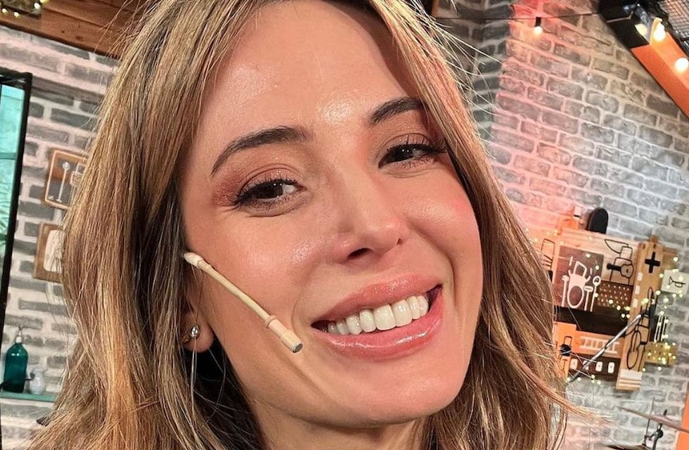 Jesica Cirio se sumó al calor del verano con una microbikini verde para el infarto