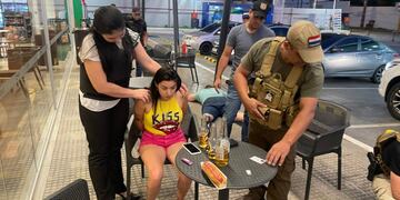 La novia fugitiva fue identificada en un bar de Asunción.