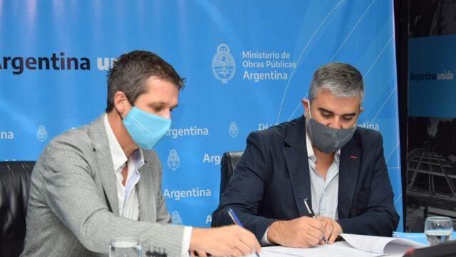 La firma del convenio específico para la construcción del colector industrial y la planta de tratamiento en Villa Mercedes. Gentileza ANSL