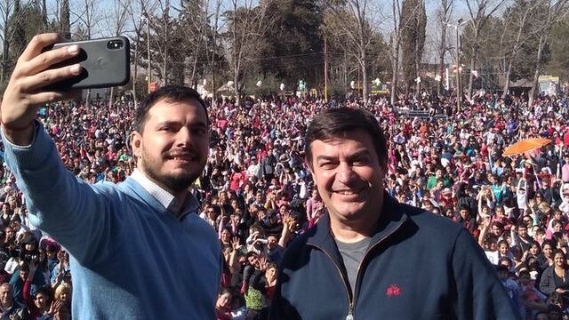 El presidente del Pro en Mendoza, Omar de Marchi junto al elegido para sucederlo, Álvaro Martínez. Gentileza Bien Cuyano