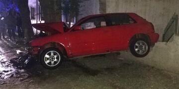El tremendo choque terminó con dos personas heridas. (Gentileza bomberos de Villa General Belgrano).