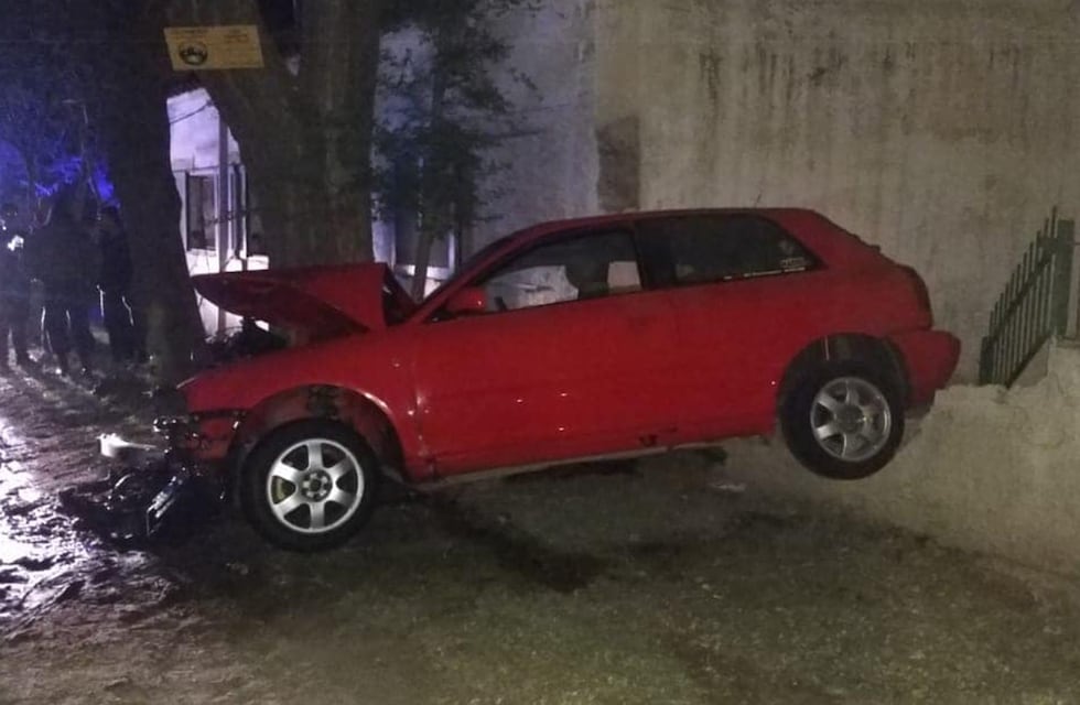 Tremendo choque en Villa General Belgrano: dos personas fueron hospitalizadas