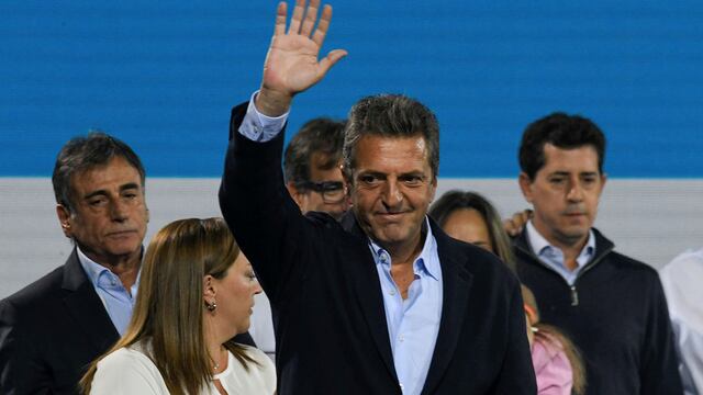 Massa reapareció en las redes sociales tras perder el balotaje con un poema.