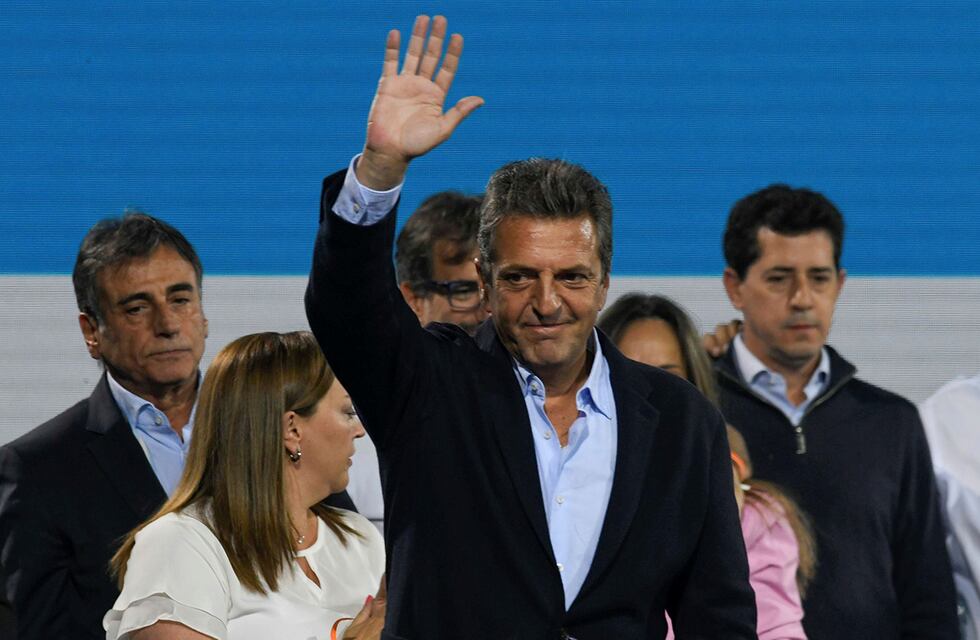 Massa reapareció en las redes sociales tras perder el balotaje con un poema: “Cuando la tristeza a tu alma haya entrado”