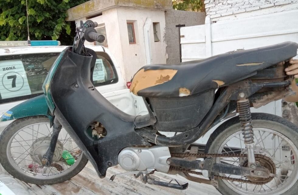 Dañó un patrullero, se dio a la fuga y lo atraparon