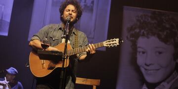 Es en el marco de una gira nacional. Tocará en el Teatro Roxy el viernes 19 de noviembre.