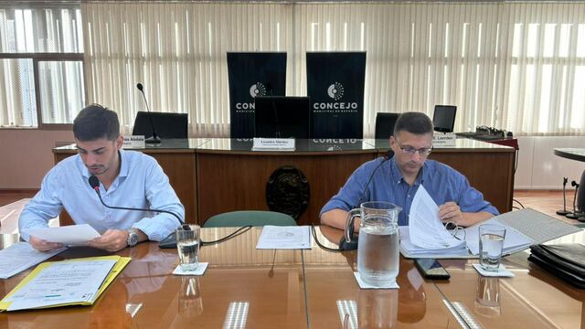 El secretario Nicolás Abdala y el presidente del Concejo Municipal, Lisandro Mársico