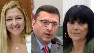Los concejales de Unidos para Cambiar Santa Fe Carla Boidi, Lisandro Mársico y Alejandra Sagardoy