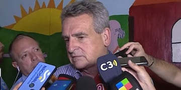 El candidato a vicepresidente de Unión por la Patria fue con sus hijos a la Escuela 1346 Francisco Netri.
