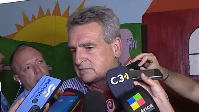 El candidato a vicepresidente de Unión por la Patria fue con sus hijos a la Escuela 1346 Francisco Netri.
