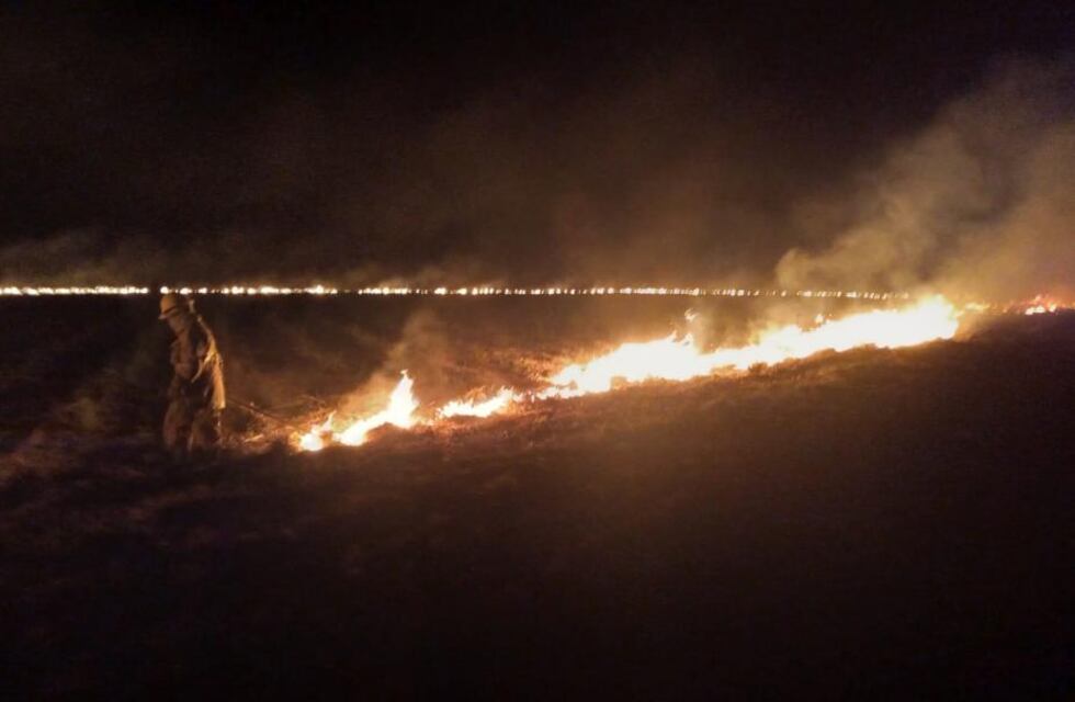 Lograron controlar el incendio en Las Cejas